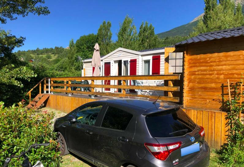 Mobil Home Proche Du Plan D'Eau D'アンブラン エクステリア 写真