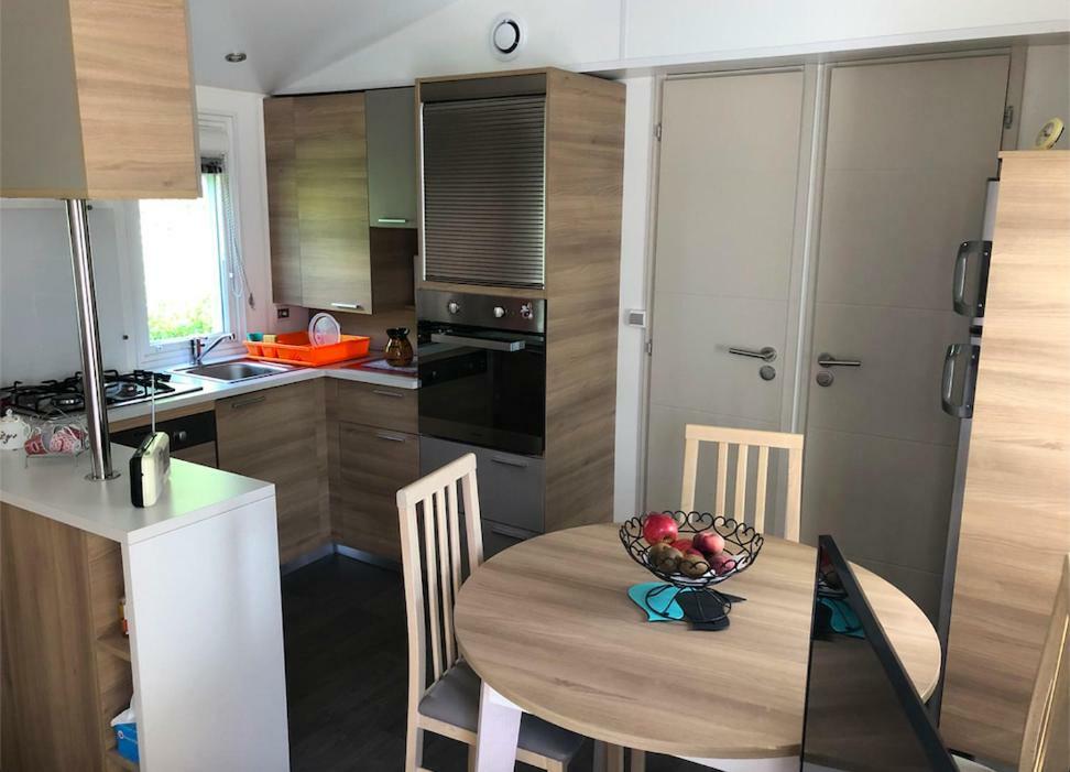 Mobil Home Proche Du Plan D'Eau D'アンブラン エクステリア 写真